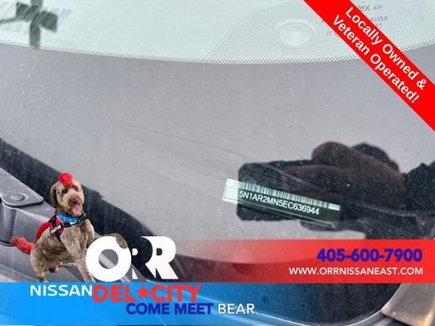 Used 2014 Nissan Pathfinder Platinum w/ Platinum Premium Package FWD image 2