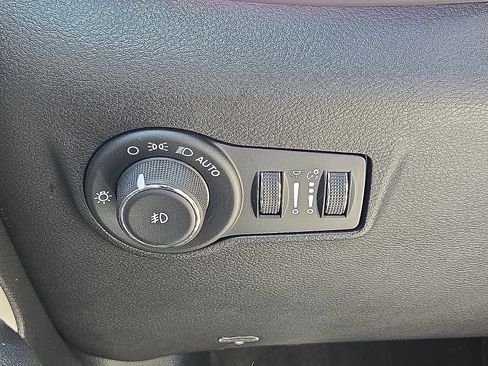 Used 2025 Jeep Compass Limited AWD/4WD image 26