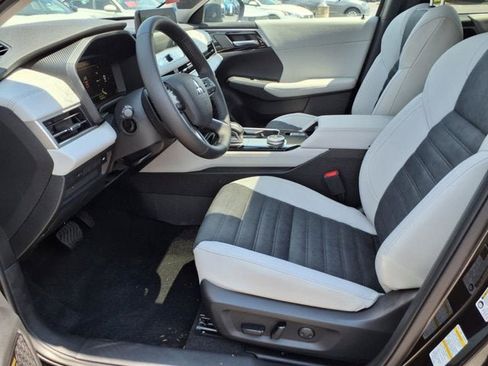 New 2025 Mitsubishi Outlander SE image 5