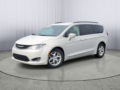 Used 2017 Chrysler Pacifica Touring-L w/ Tire & Wheel Group