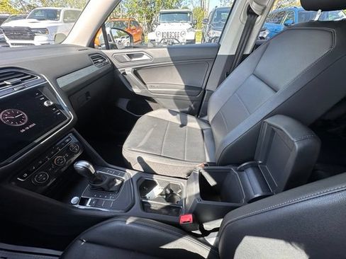 Used 2020 Volkswagen Tiguan SE FWD image 24