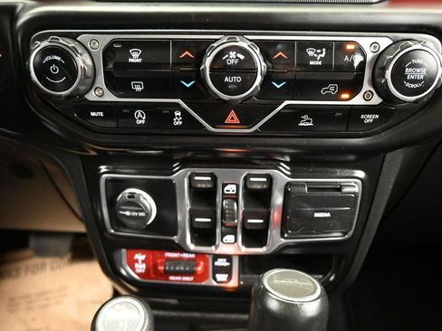 Used 2021 Jeep Gladiator Rubicon w/ Trailer Tow Package AWD/4WD image 19