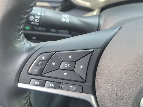 Used 2022 Nissan Sentra SV w/ Lighting Package FWD image 28