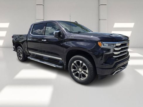 Used 2023 Chevrolet Silverado 1500 High Country w/ Z71 Off-Road Package image 2