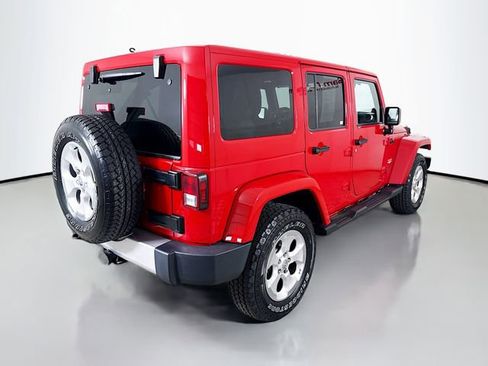 Used 2014 Jeep Wrangler Unlimited Sahara w/ Dual Top Group AWD/4WD image 7