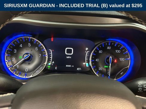 Used 2022 Chrysler Pacifica Touring-L w/ Uconnect Theater Family Group image 6