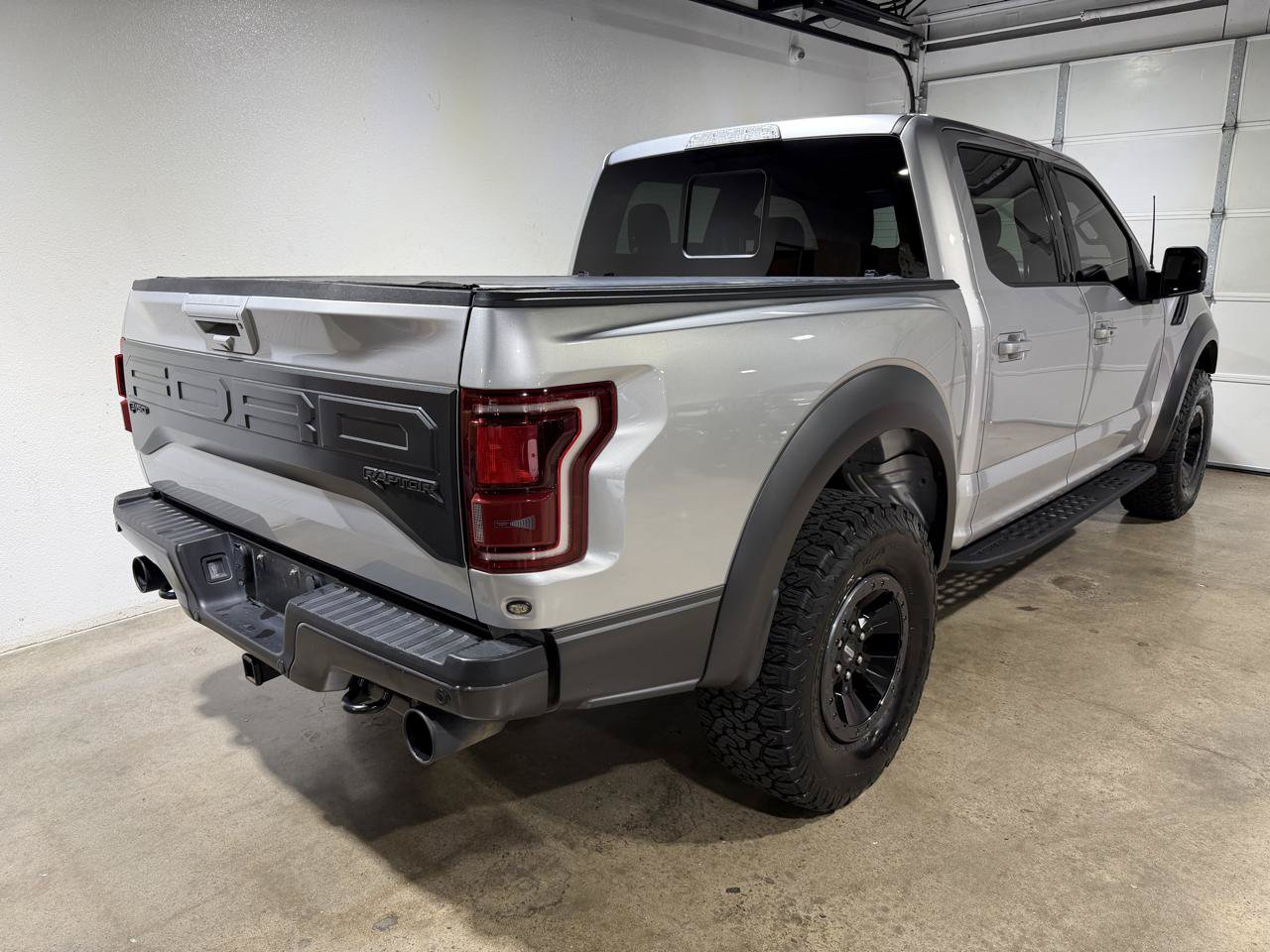 Used 2018 Ford F150 Raptor w/ Equipment Group 802A Luxury AWD/4WD image 6