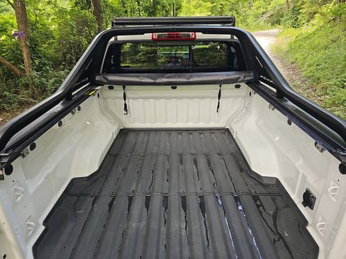 Used 2023 GMC Canyon Elevation w/ LPO, Sports Bar Package RWD image 9