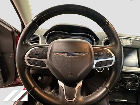 Used 2017 Chrysler 300 C image 11