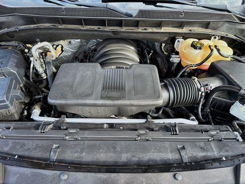 Used 2022 Chevrolet Suburban LT image 31