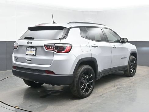 Used 2025 Jeep Compass Latitude w/ Altitude Special Edition AWD/4WD image 14