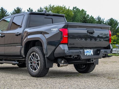 Used 2024 Toyota Tacoma TRD Sport w/ TRD Sport Premium Package AWD/4WD image 26