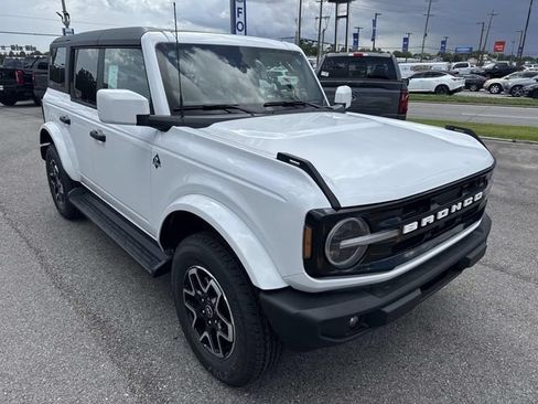 New 2026 Ford Bronco Outer Banks AWD/4WD image 3