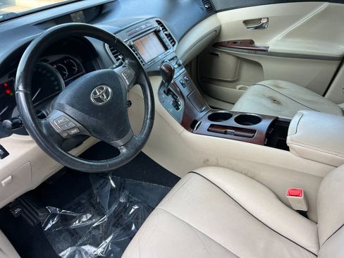 Used 2011 Toyota Venza AWD image 12