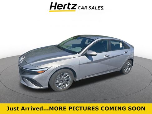 Used 2026 Hyundai Elantra Hybrid FWD image 1
