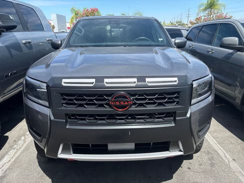 Used 2026 Nissan Frontier PRO-4X AWD/4WD image 2