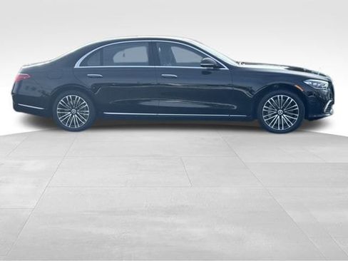 Used 2022 Mercedes-Benz S 580 4MATIC Sedan image 2