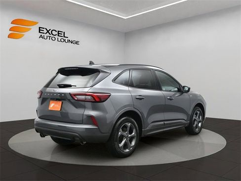 Used 2024 Ford Escape ST-Line image 5