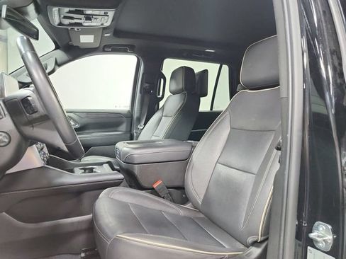 Used 2023 GMC Yukon SLT w/ SLT Premium Package AWD/4WD image 9