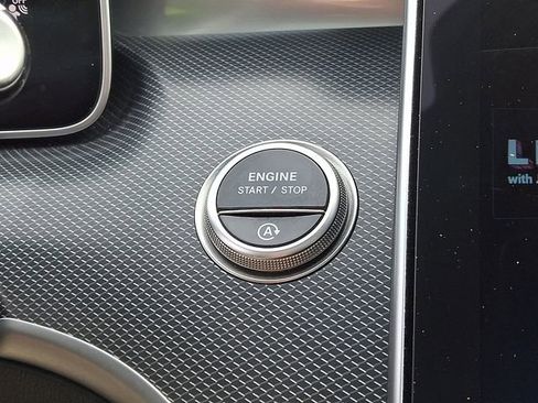 Used 2025 Mercedes-Benz C 300 4MATIC Sedan image 26