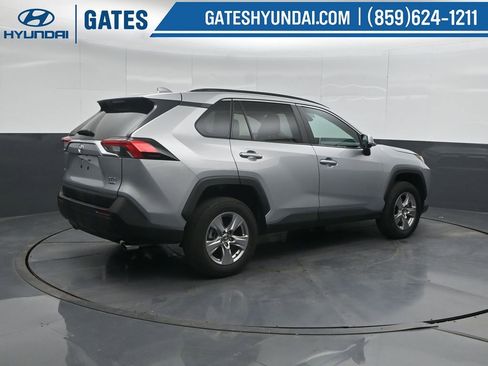 Used 2025 Toyota RAV4 XLE AWD/4WD image 2
