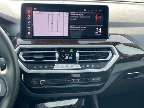 Used 2024 BMW X3 xDrive30i image 9