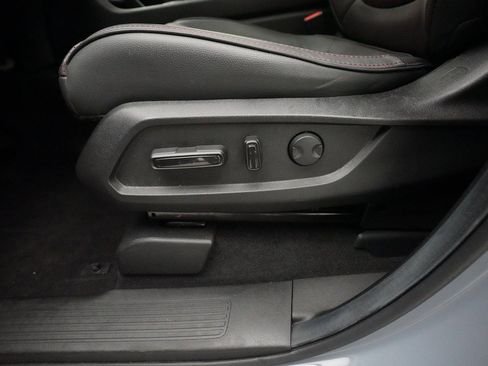 Certified 2025 Honda Pilot Black Edition image 30