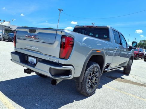 Used 2024 GMC Sierra 2500 Denali w/ Denali Reserve Package AWD/4WD image 32