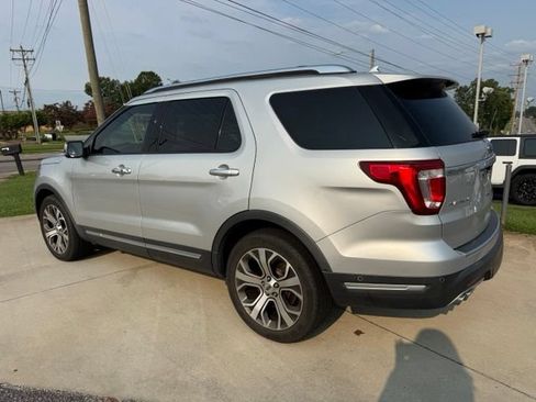 Used 2018 Ford Explorer Platinum AWD/4WD image 5