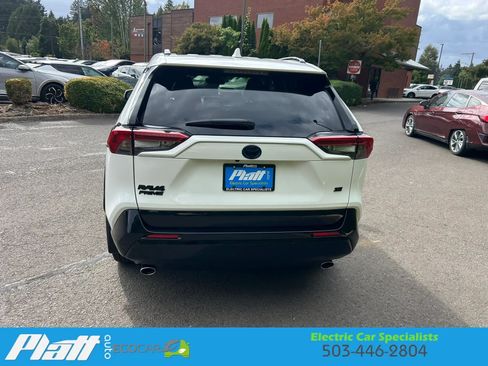 Used 2024 Toyota RAV4 SE AWD/4WD image 7