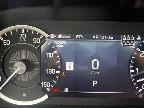 Used 2023 Land Rover Defender 130 X-Dynamic SE AWD/4WD image 14