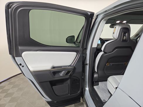 Used 2024 Rivian R1T Adventure AWD/4WD image 17