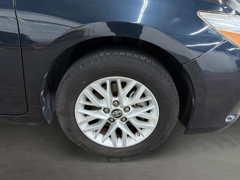 Used 2017 Toyota Camry LE image 17