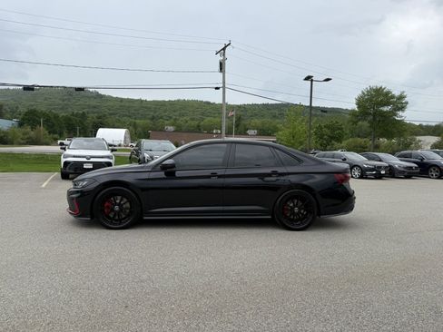 Used 2025 Volkswagen Jetta GLI Autobahn w/ GLI Black Package FWD image 6