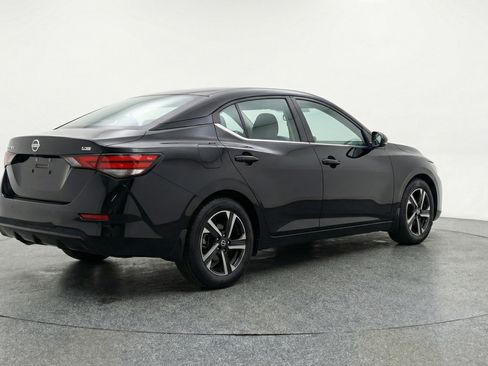 Used 2025 Nissan Sentra SV FWD image 9
