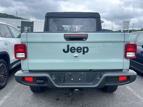 Used 2023 Jeep Gladiator Sport w/ Trailer Tow Package AWD/4WD image 3