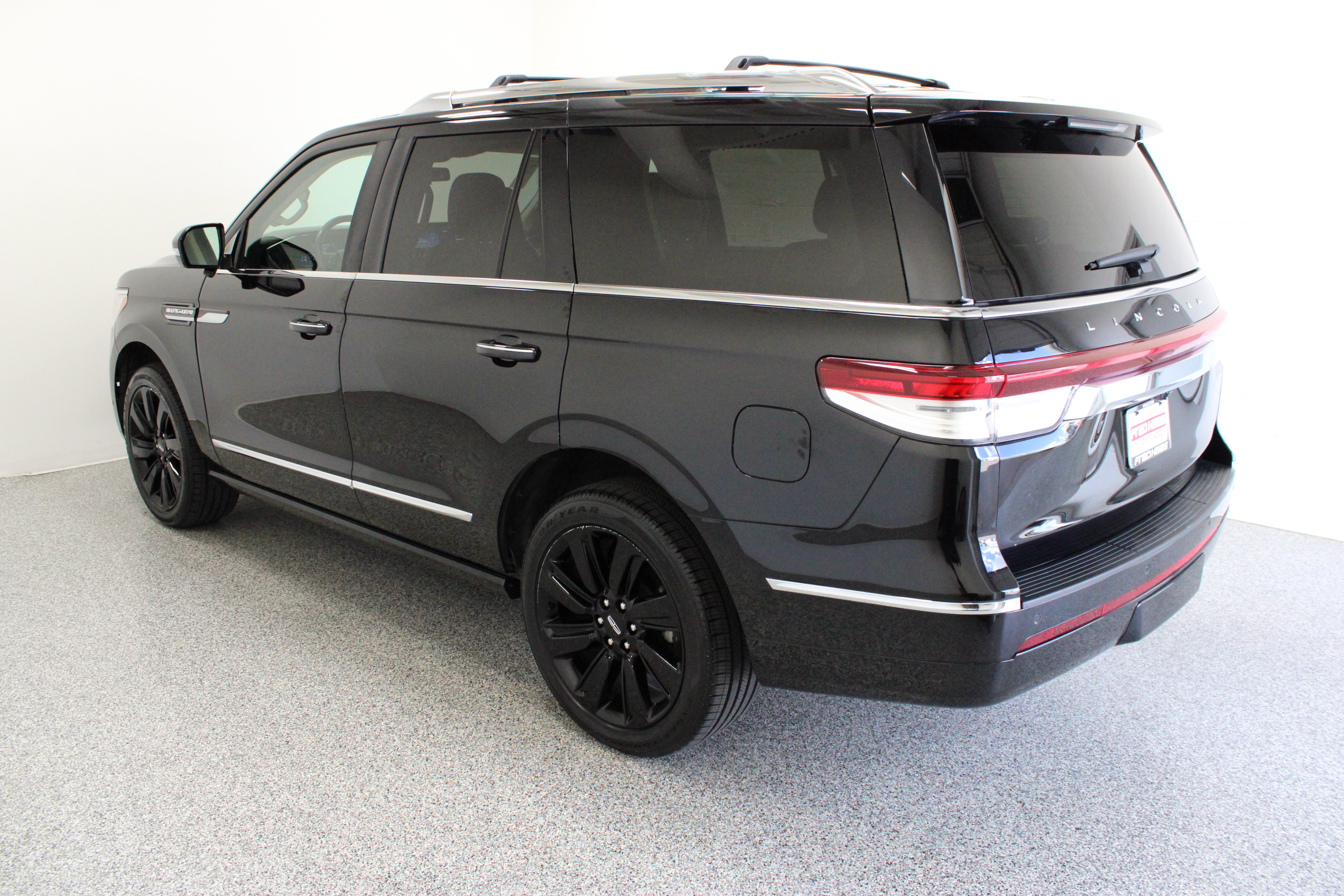 Used 2024 Lincoln Navigator Reserve AWD/4WD image 9