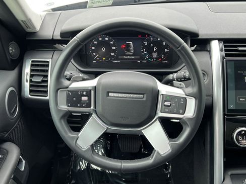 Used 2024 Land Rover Discovery S AWD/4WD image 24