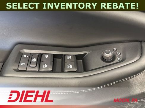 New 2025 Jeep Grand Cherokee Altitude w/ Trailer Tow Package AWD/4WD image 21