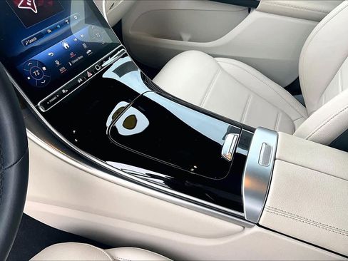 Used 2024 Mercedes-Benz GLC 300 GLC 300 image 17