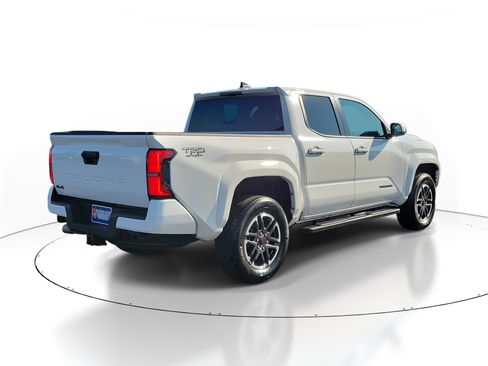 Used 2025 Toyota Tacoma TRD Sport AWD/4WD image 4
