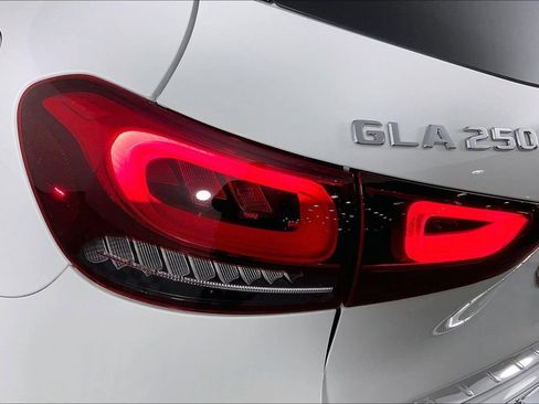 Certified 2021 Mercedes-Benz GLA 250 GLA 250 image 24
