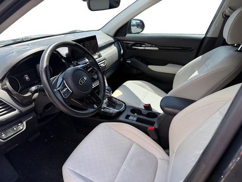 Used 2021 Kia Seltos SX w/ SX Sunroof Package AWD/4WD image 9