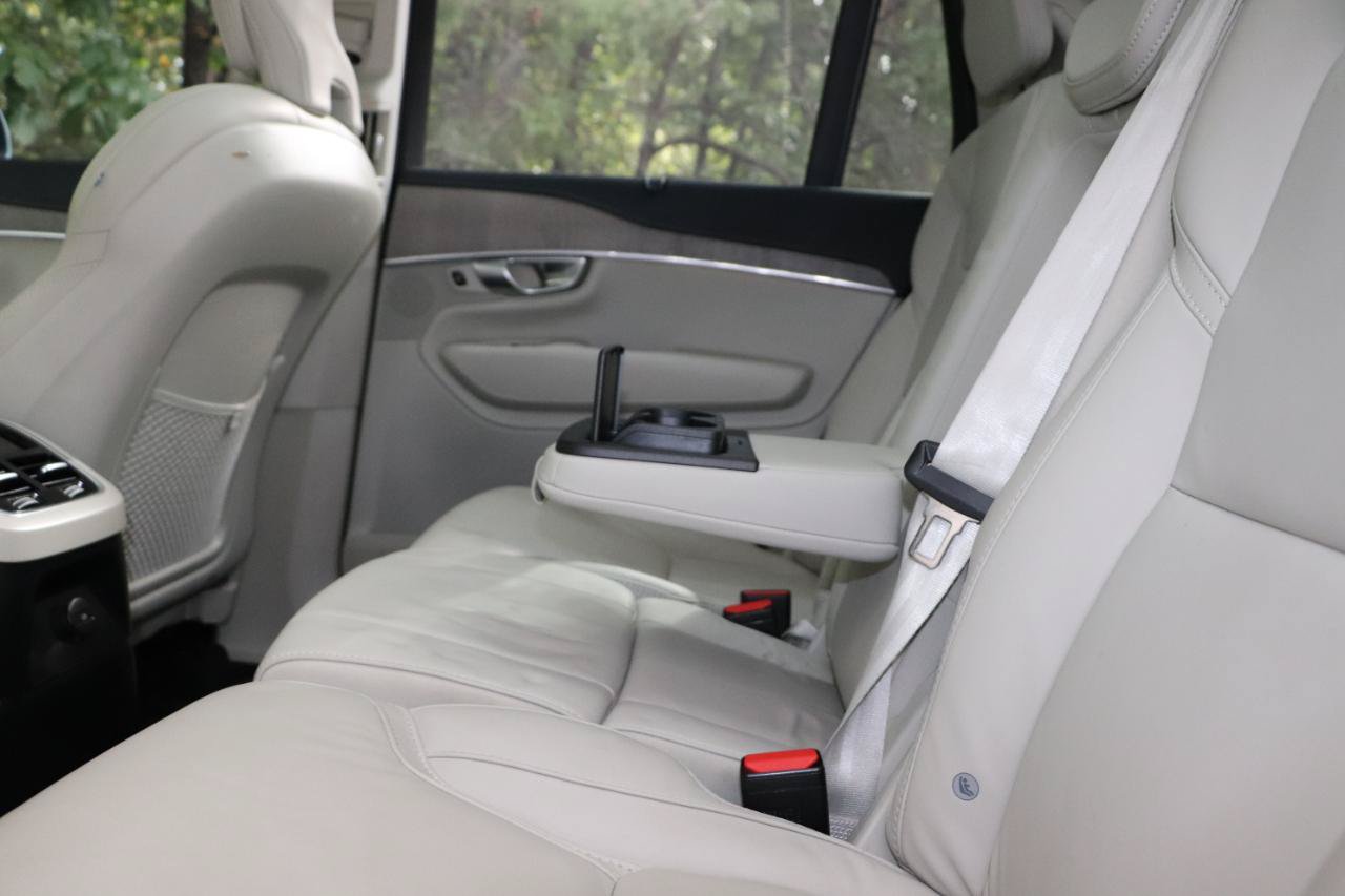 Used 2024 Volvo XC90 T8 Ultimate w/ Protection Package Premier AWD/4WD image 36
