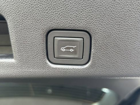 Used 2025 Buick Enclave Preferred image 15