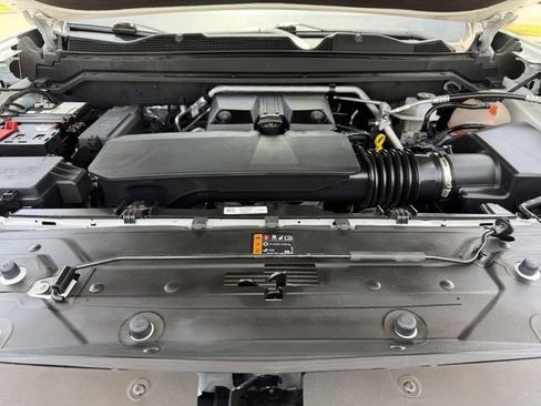 Used 2024 GMC Canyon AT4 w/ Canyon Safety Plus Package AWD/4WD image 32