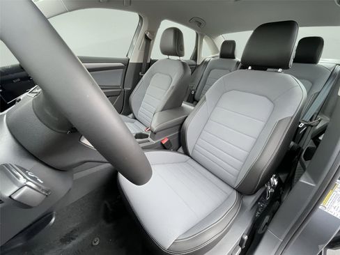 New 2025 Volkswagen Jetta SE image 15