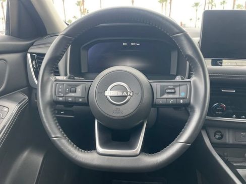 Used 2024 Nissan Rogue SL AWD/4WD image 14