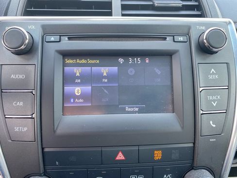 Used 2017 Toyota Camry SE FWD image 29