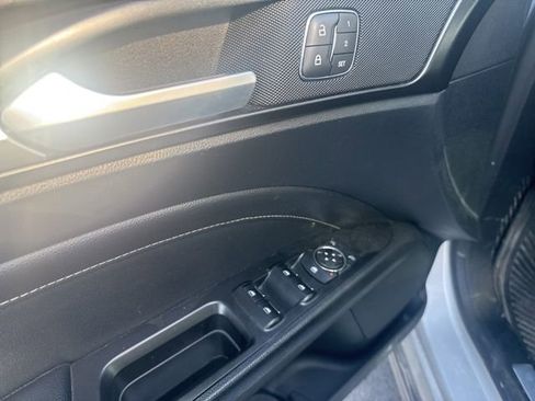 Used 2019 Ford Fusion Titanium image 14